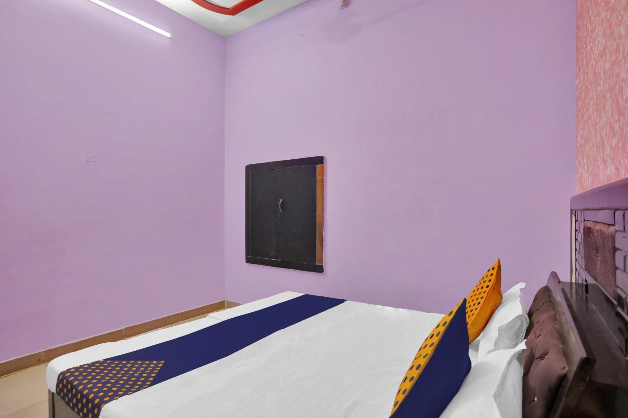 Hotel O Aniruddha Palace Mathura Extérieur photo