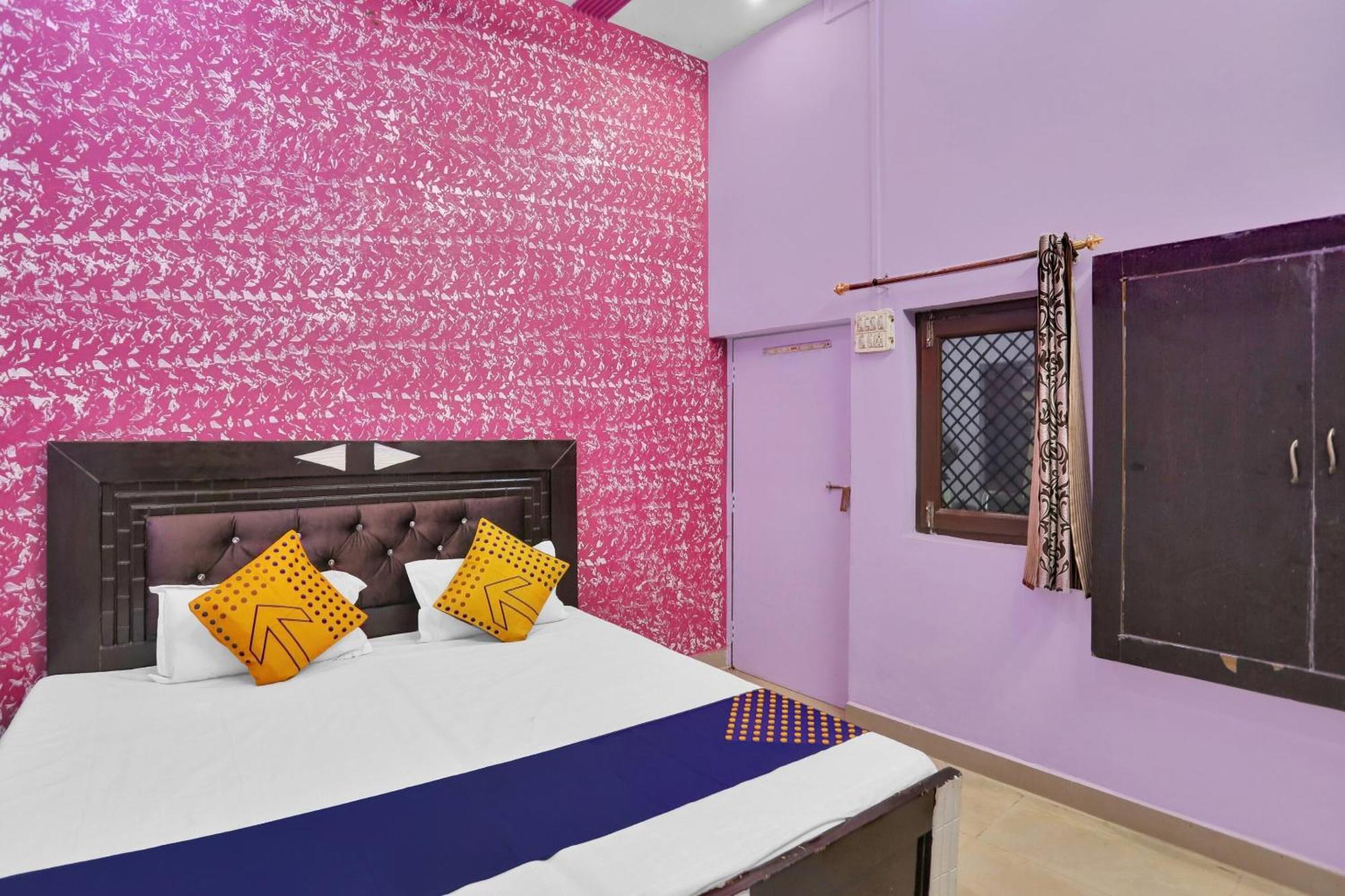 Hotel O Aniruddha Palace Mathura Extérieur photo