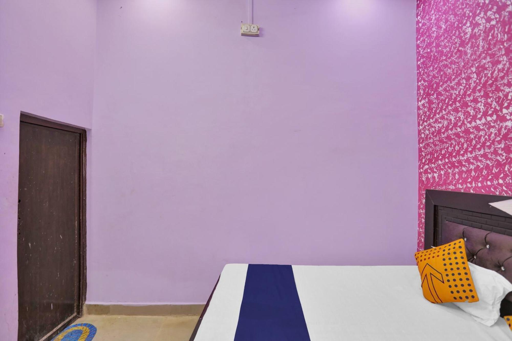 Hotel O Aniruddha Palace Mathura Extérieur photo