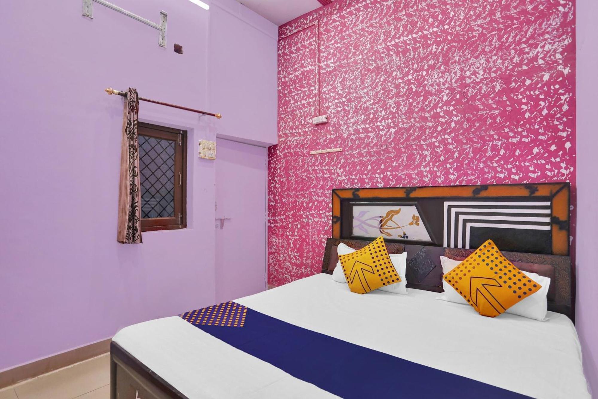 Hotel O Aniruddha Palace Mathura Extérieur photo