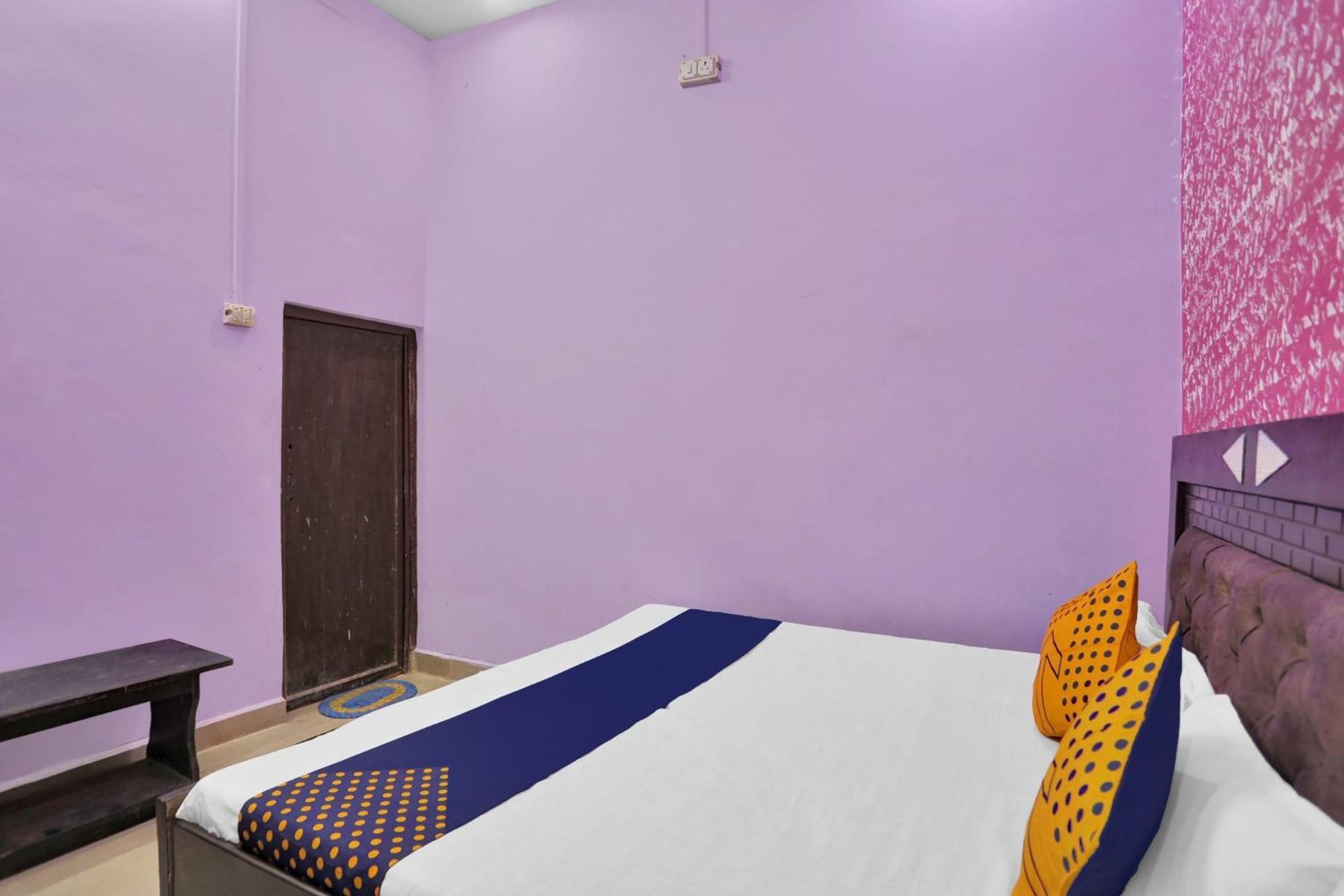 Hotel O Aniruddha Palace Mathura Extérieur photo